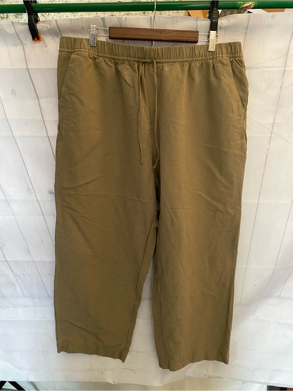 H&M Women’s Olive Linen Blend Cropped Pants